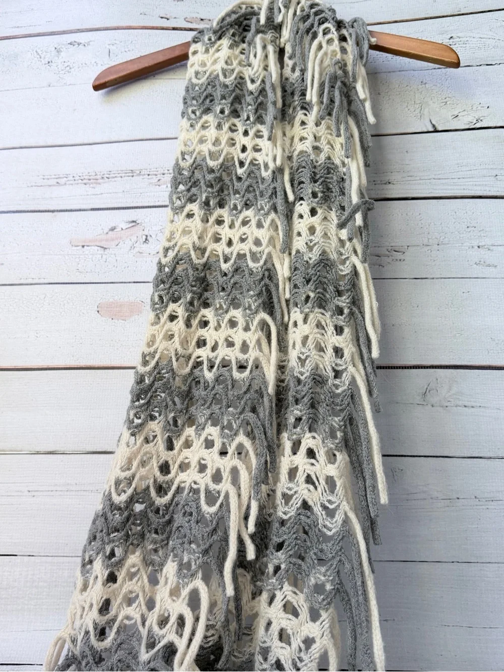 WinWin Gray and Cream Crochet Fringe Scarf